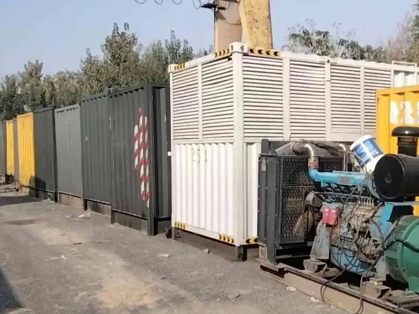 闽清200KW柴油发电机机组每小时油耗是多少？